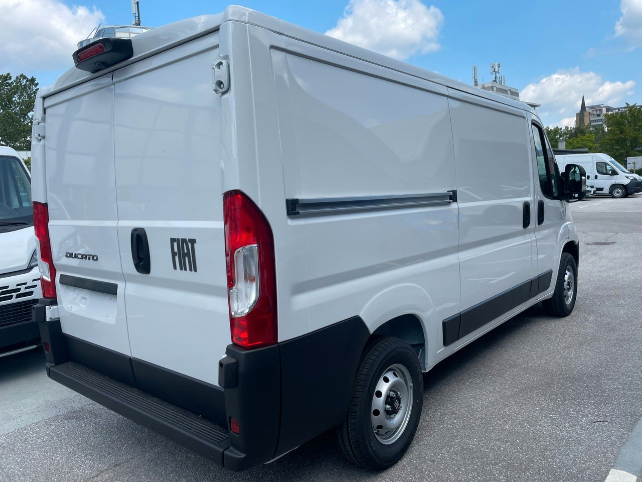 Fiat Ducato 30L L2H1 120 Kastenwagen 2025 - Mali kombi: slika Fiat Ducato 30L L2H1 120 Kastenwagen 2025 - Mali kombi Fiat Ducato 30L L2H1 120 Kastenwagen 2025 - Mali kombi: slika Fiat Ducato 30L L2H1 120 Kastenwagen 2025 - Mali kombi