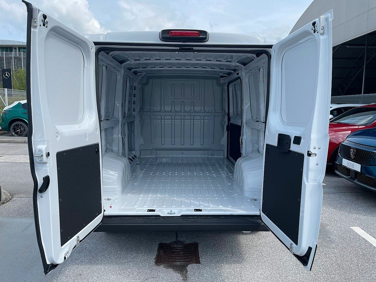 Fiat Ducato 30L L2H1-120-Klima;Temp;P.Sens;DAB+;2025 - Mali kombi: slika Fiat Ducato 30L L2H1-120-Klima;Temp;P.Sens;DAB+;2025 - Mali kombi Fiat Ducato 30L L2H1-120-Klima;Temp;P.Sens;DAB+;2025 - Mali kombi: slika Fiat Ducato 30L L2H1-120-Klima;Temp;P.Sens;DAB+;2025 - Mali kombi