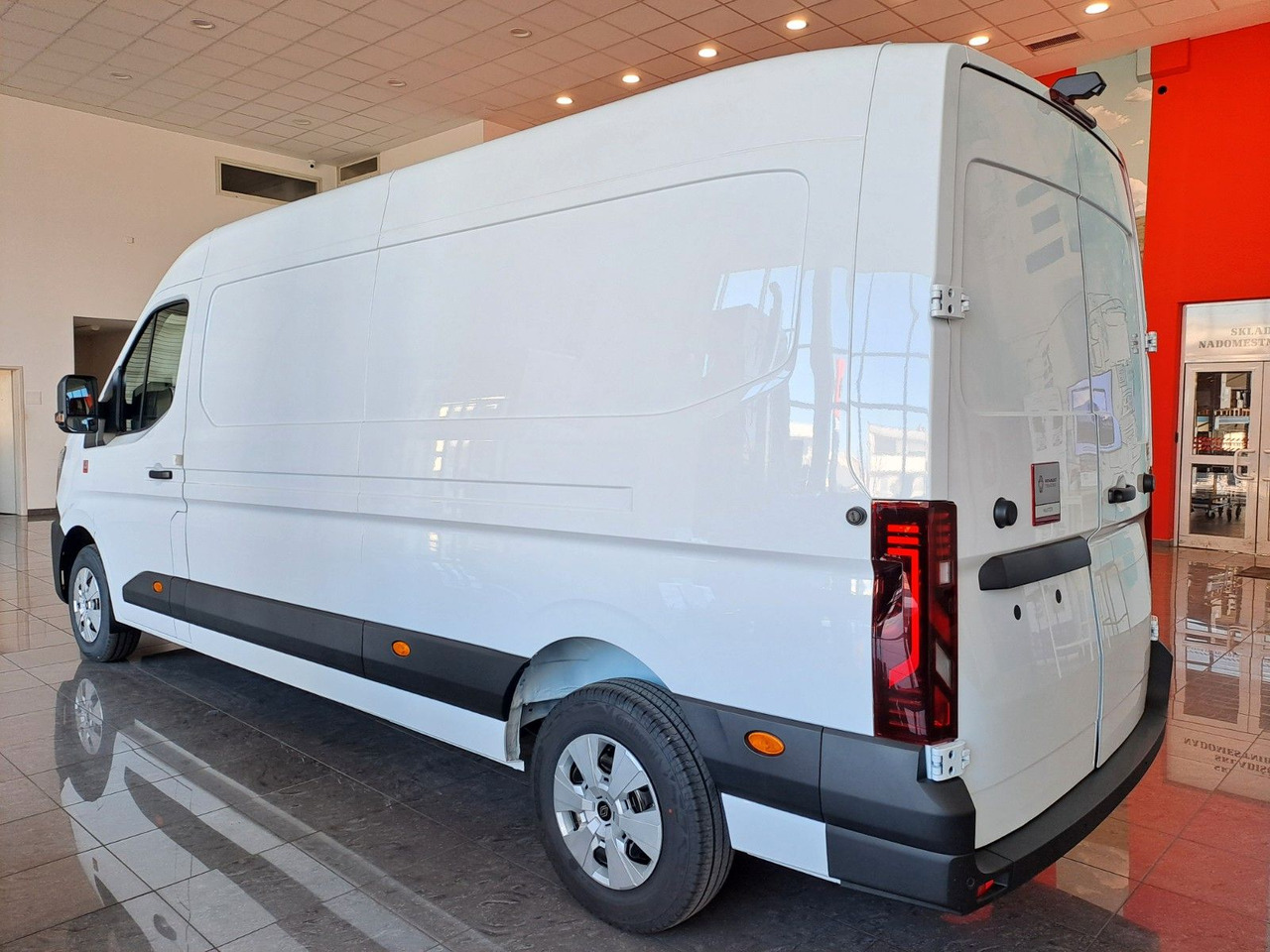 Renault Master L3H2 150 - NAV Klimaaut. Holzb. 270° - Furgon: slika Renault Master L3H2 150 - NAV Klimaaut. Holzb. 270° - Furgon Renault Master L3H2 150 - NAV Klimaaut. Holzb. 270° - Furgon: slika Renault Master L3H2 150 - NAV Klimaaut. Holzb. 270° - Furgon