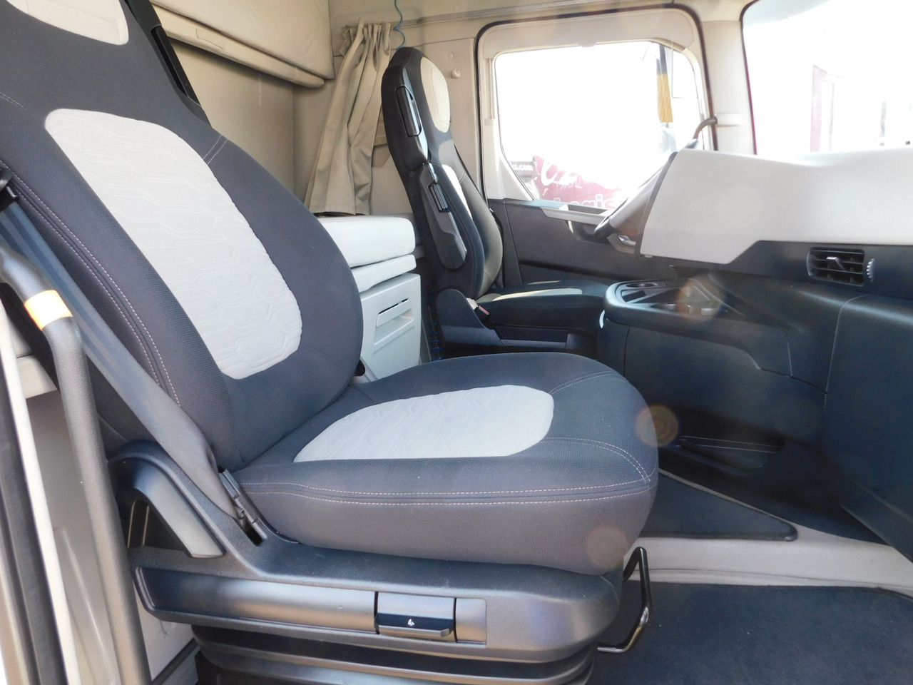 Ford F max 4x2 scab e6 12s2620 - Tegljač: slika Ford F max 4x2 scab e6 12s2620 - Tegljač Ford F max 4x2 scab e6 12s2620 - Tegljač: slika Ford F max 4x2 scab e6 12s2620 - Tegljač