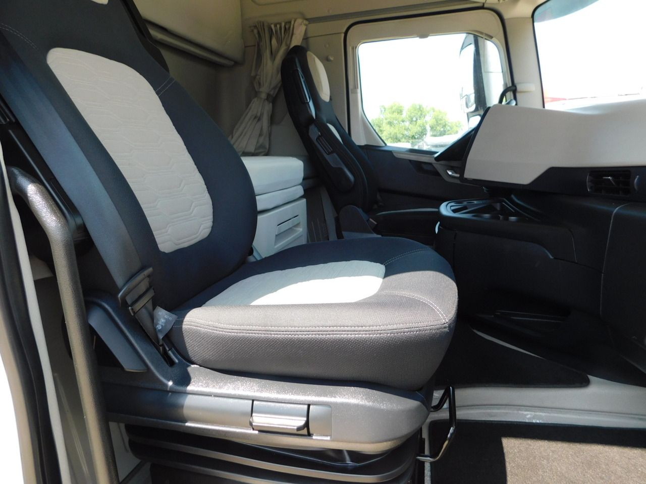 Ford F max 4x2 scab e6 12tx2620 ecotorq - Tegljač: slika Ford F max 4x2 scab e6 12tx2620 ecotorq - Tegljač Ford F max 4x2 scab e6 12tx2620 ecotorq - Tegljač: slika Ford F max 4x2 scab e6 12tx2620 ecotorq - Tegljač