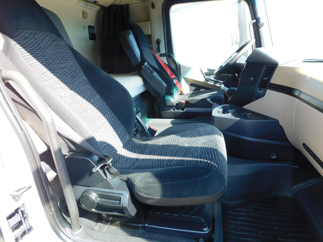 Mercedes Actros 1840 - Tegljač: slika Mercedes Actros 1840 - Tegljač Mercedes Actros 1840 - Tegljač: slika Mercedes Actros 1840 - Tegljač