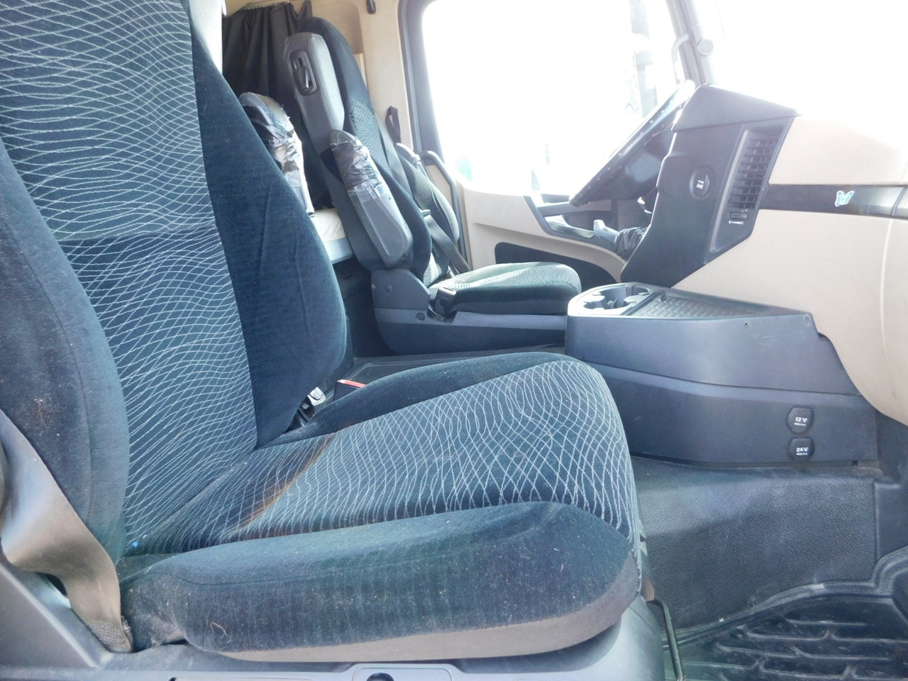Mercedes Actros 1842 - Tegljač: slika Mercedes Actros 1842 - Tegljač Mercedes Actros 1842 - Tegljač: slika Mercedes Actros 1842 - Tegljač