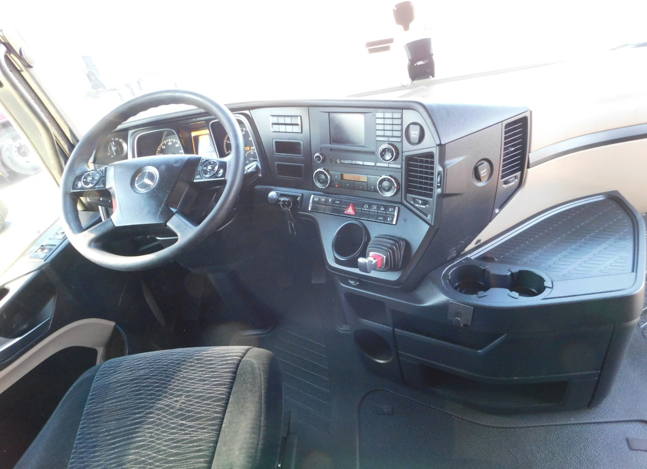 Tegljač Mercedes Actros: slika Tegljač Mercedes Actros