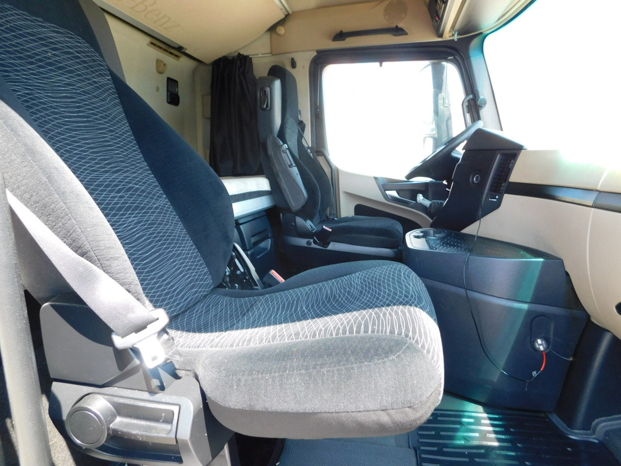 Mercedes Actros - Tegljač: slika Mercedes Actros - Tegljač Mercedes Actros - Tegljač: slika Mercedes Actros - Tegljač