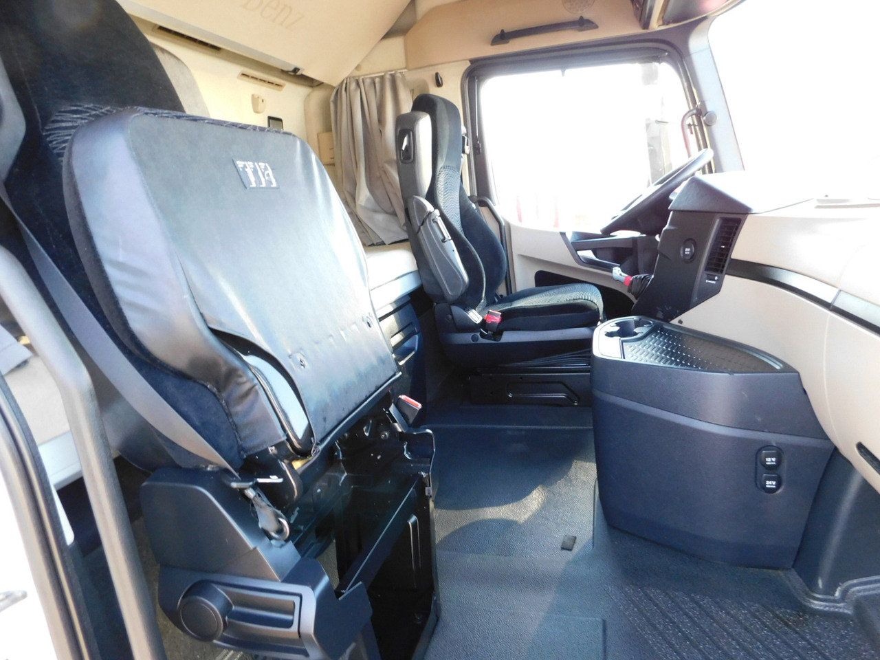 Mercedes Actros - Tegljač: slika Mercedes Actros - Tegljač Mercedes Actros - Tegljač: slika Mercedes Actros - Tegljač
