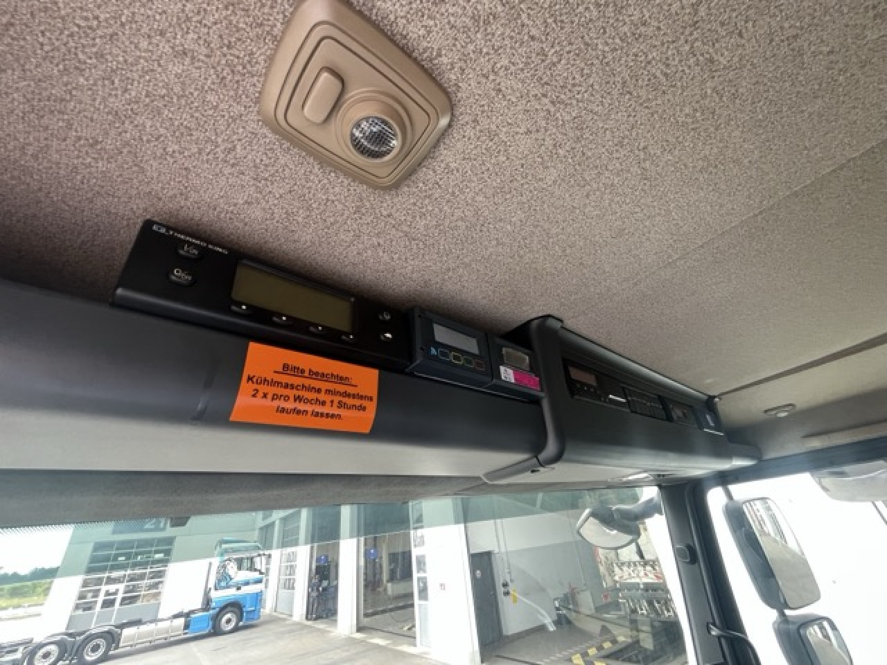 MAN TGM 15.290 4x2 LL Tiefkühler ATP 08.2028 Euro6 - Dostavno vozilo hladnjača: slika MAN TGM 15.290 4x2 LL Tiefkühler ATP 08.2028 Euro6 - Dostavno vozilo hladnjača MAN TGM 15.290 4x2 LL Tiefkühler ATP 08.2028 Euro6 - Dostavno vozilo hladnjača: slika MAN TGM 15.290 4x2 LL Tiefkühler ATP 08.2028 Euro6 - Dostavno vozilo hladnjača
