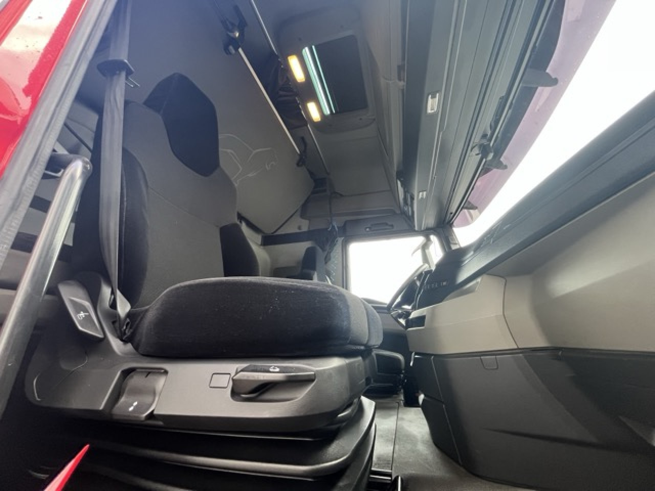 MAN TGX 18.510 4x2 LL SA Euro6 Retarder Klima ZV - Tegljač: slika MAN TGX 18.510 4x2 LL SA Euro6 Retarder Klima ZV - Tegljač MAN TGX 18.510 4x2 LL SA Euro6 Retarder Klima ZV - Tegljač: slika MAN TGX 18.510 4x2 LL SA Euro6 Retarder Klima ZV - Tegljač