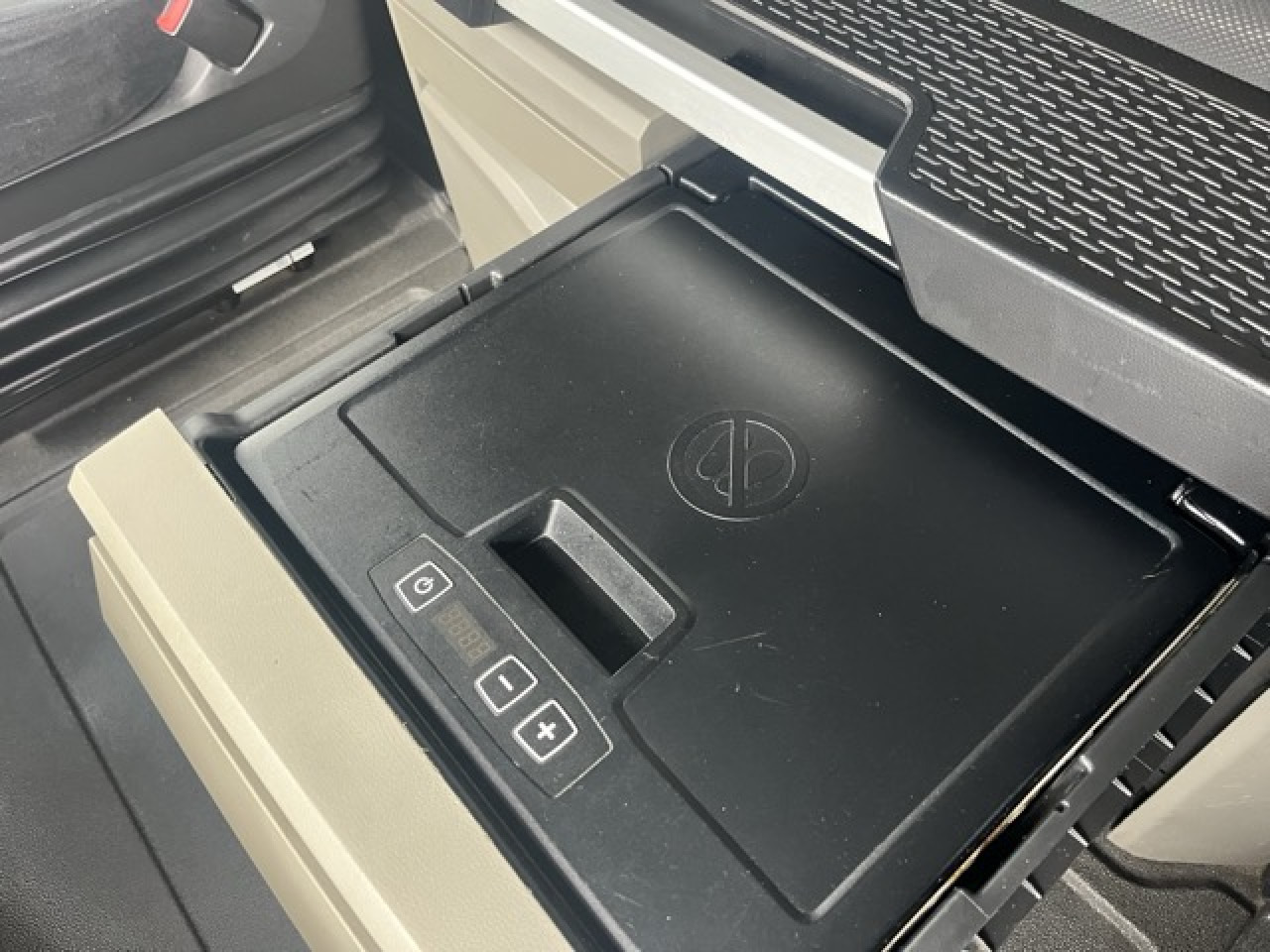 MAN TGX 18.510 4x2 LL SA Euro6 Retarder Klima ZV - Tegljač: slika MAN TGX 18.510 4x2 LL SA Euro6 Retarder Klima ZV - Tegljač MAN TGX 18.510 4x2 LL SA Euro6 Retarder Klima ZV - Tegljač: slika MAN TGX 18.510 4x2 LL SA Euro6 Retarder Klima ZV - Tegljač