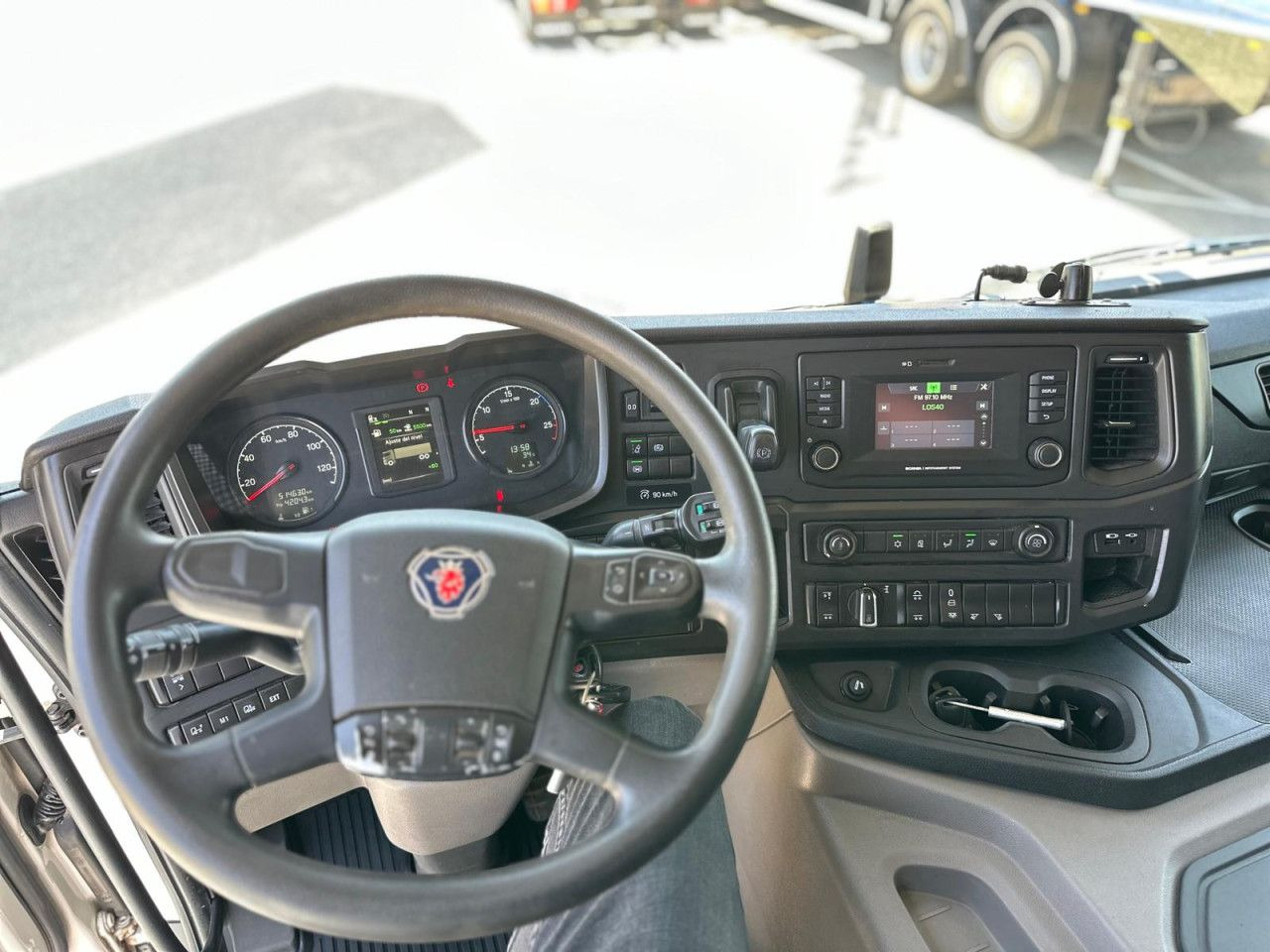Scania P 410 - Tegljač: slika Scania P 410 - Tegljač Scania P 410 - Tegljač: slika Scania P 410 - Tegljač