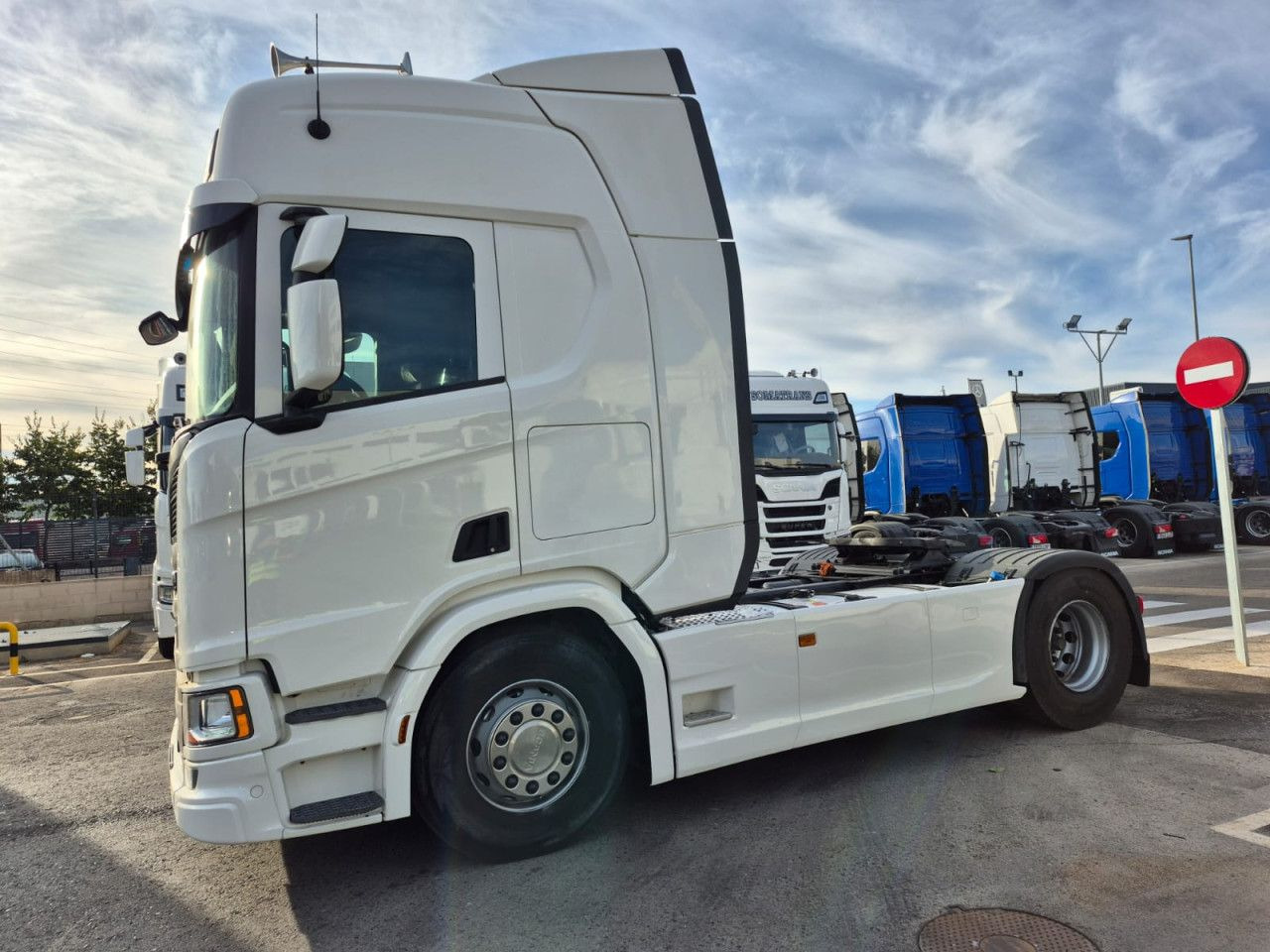Scania R 450 - Tegljač: slika Scania R 450 - Tegljač Scania R 450 - Tegljač: slika Scania R 450 - Tegljač