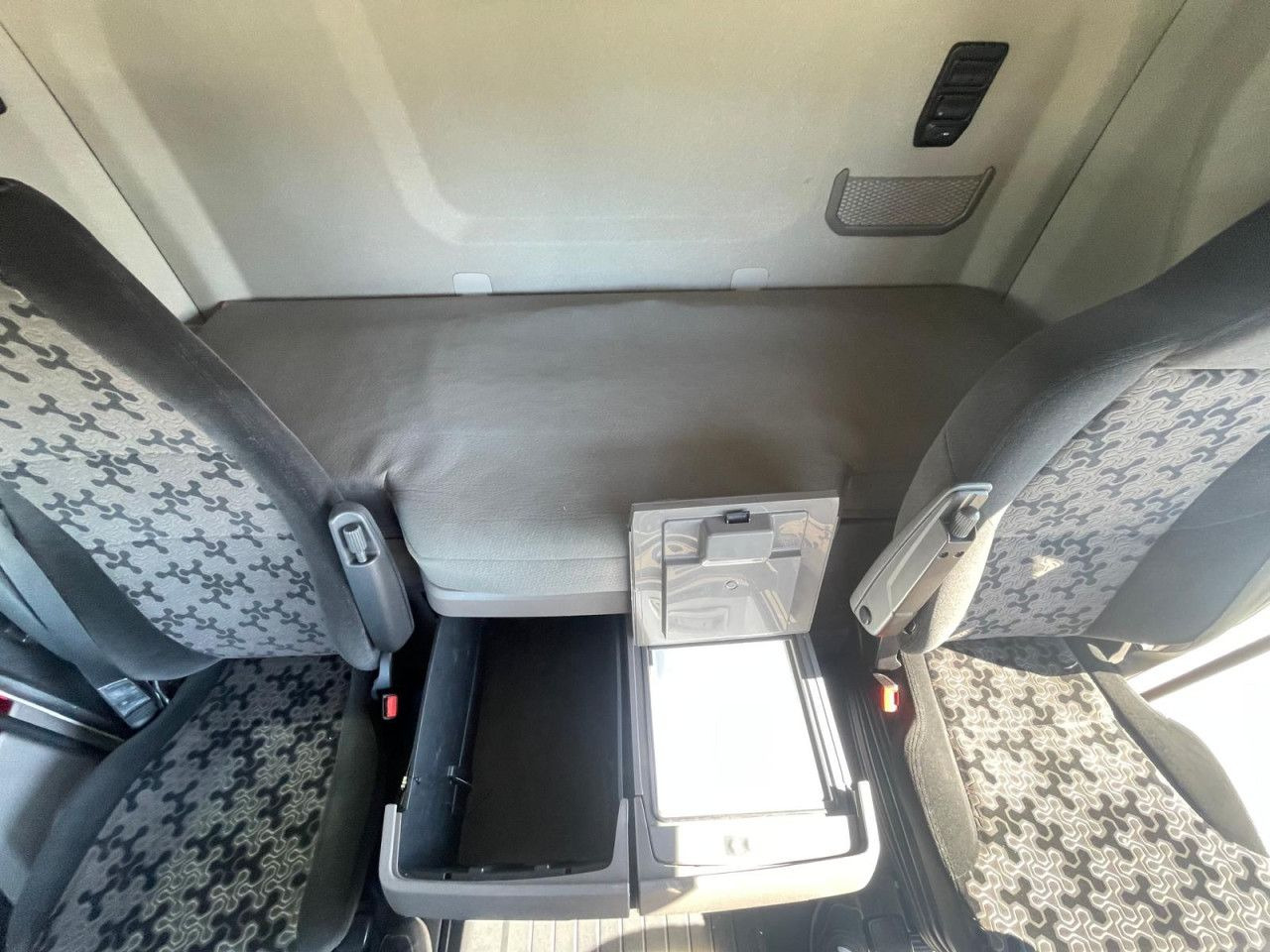 Zakup Scania R 450 Scania R 450: slika Zakup Scania R 450 Scania R 450