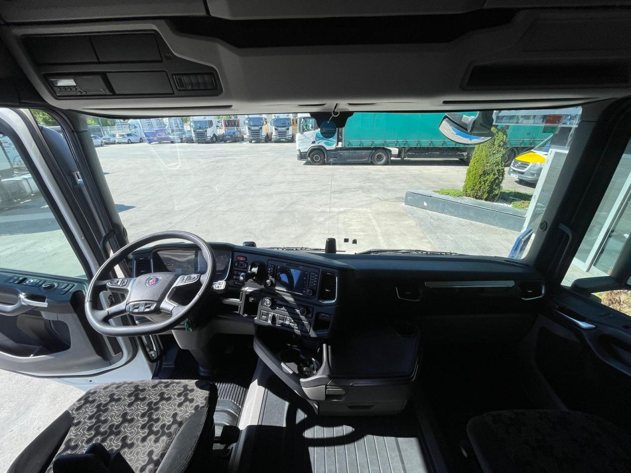 Zakup Scania R 450 Scania R 450: slika Zakup Scania R 450 Scania R 450