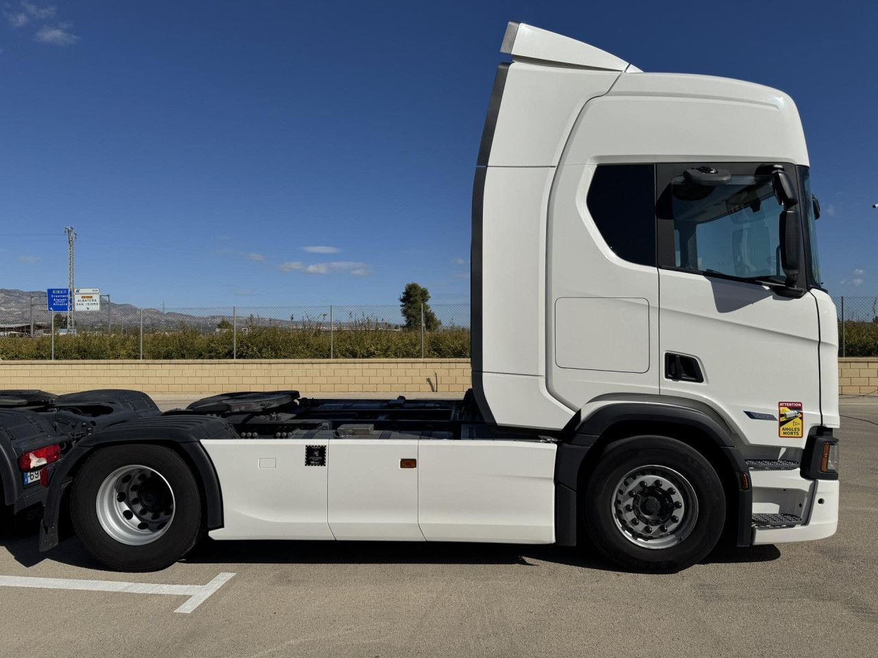 Scania R 460 - Tegljač: slika Scania R 460 - Tegljač Scania R 460 - Tegljač: slika Scania R 460 - Tegljač