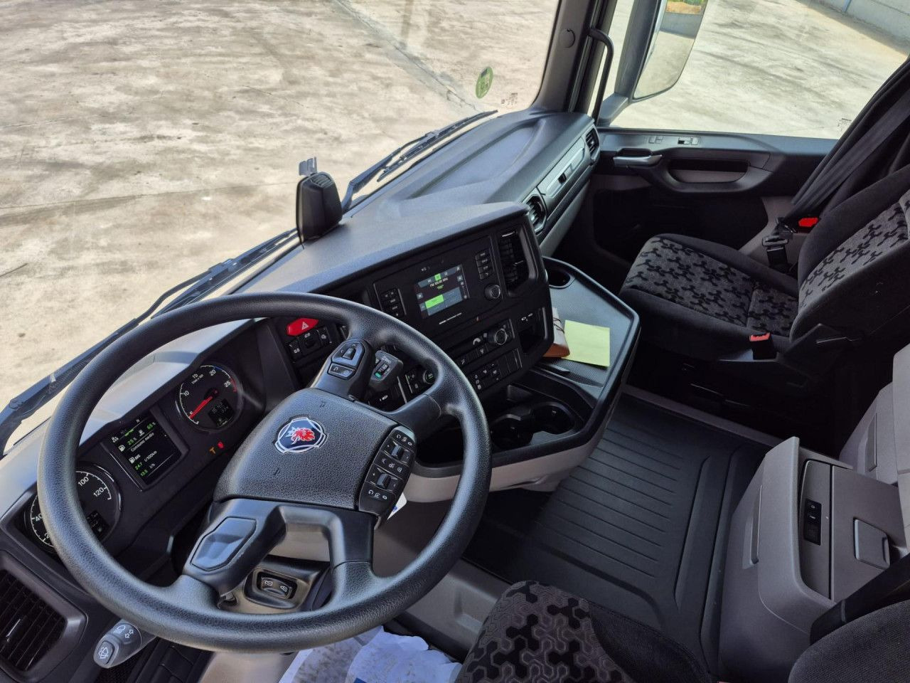 Scania R 460 - Tegljač: slika Scania R 460 - Tegljač Scania R 460 - Tegljač: slika Scania R 460 - Tegljač