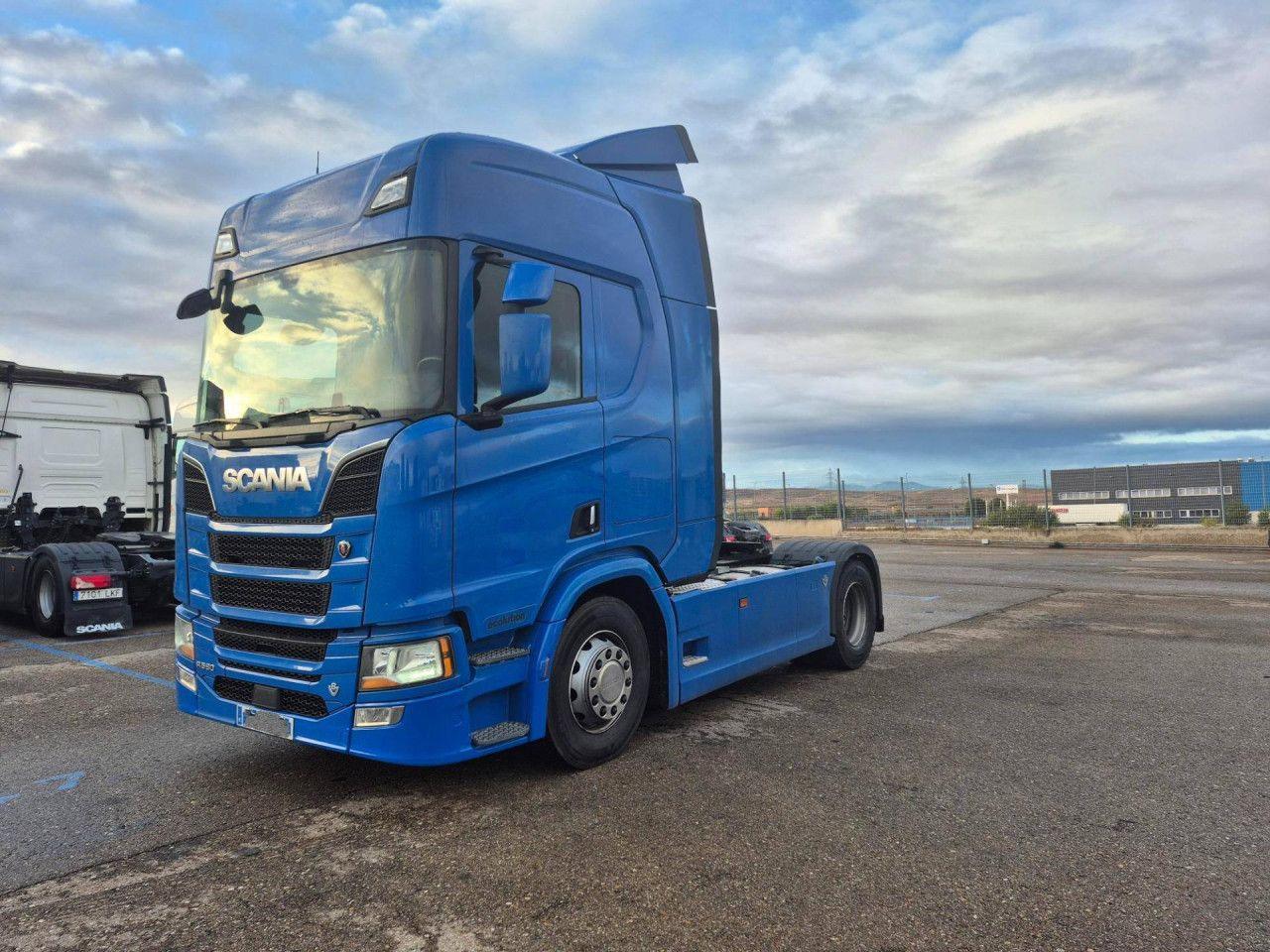 Scania R 580 - Tegljač: slika Scania R 580 - Tegljač Scania R 580 - Tegljač: slika Scania R 580 - Tegljač