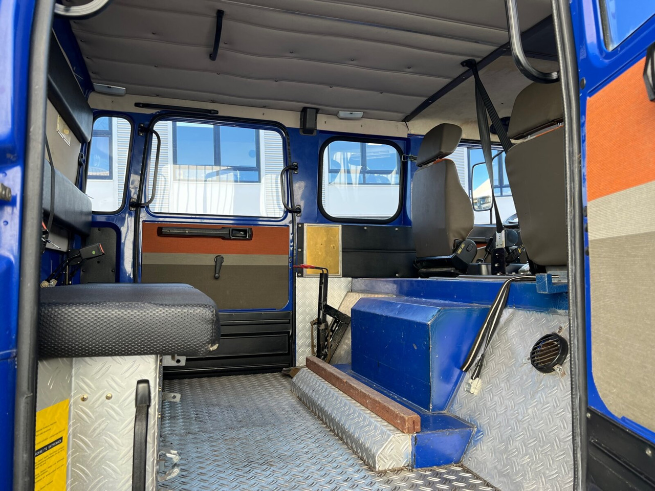 120-23 AW 4x4 Doka 120-23 AW 4x4 Doka, V8-Motor, Mannschaftswagen 16 Sitze, Seilwinde - Vatrogasno vozilo: slika 120-23 AW 4x4 Doka 120-23 AW 4x4 Doka, V8-Motor, Mannschaftswagen 16 Sitze, Seilwinde - Vatrogasno vozilo 120-23 AW 4x4 Doka 120-23 AW 4x4 Doka, V8-Motor, Mannschaftswagen 16 Sitze, Seilwinde - Vatrogasno vozilo: slika 120-23 AW 4x4 Doka 120-23 AW 4x4 Doka, V8-Motor, Mannschaftswagen 16 Sitze, Seilwinde - Vatrogasno vozilo