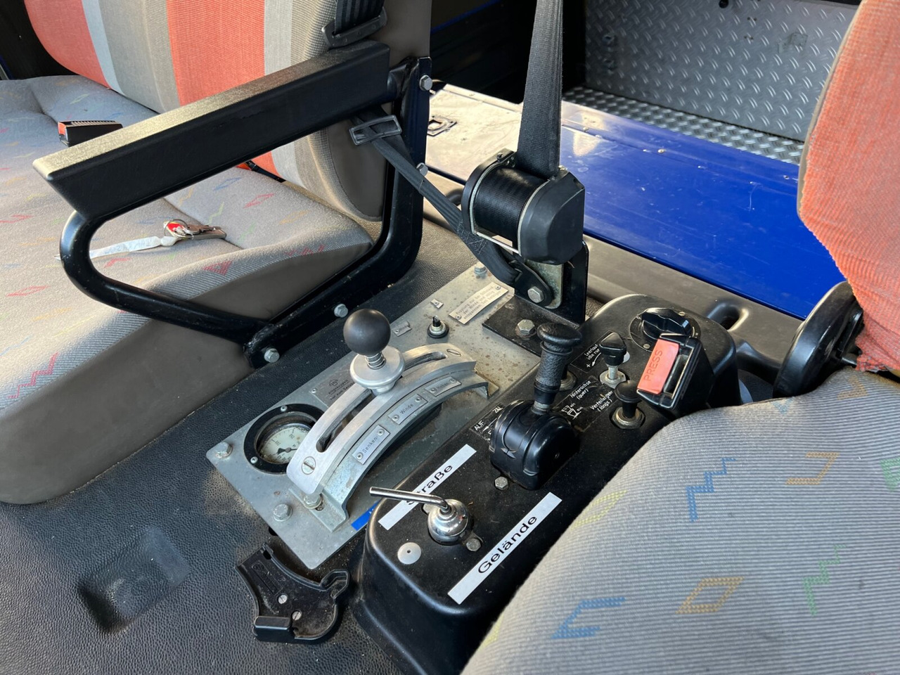 120-23 AW 4x4 Doka 120-23 AW 4x4 Doka, V8-Motor, Mannschaftswagen 16 Sitze, Seilwinde - Vatrogasno vozilo: slika 120-23 AW 4x4 Doka 120-23 AW 4x4 Doka, V8-Motor, Mannschaftswagen 16 Sitze, Seilwinde - Vatrogasno vozilo 120-23 AW 4x4 Doka 120-23 AW 4x4 Doka, V8-Motor, Mannschaftswagen 16 Sitze, Seilwinde - Vatrogasno vozilo: slika 120-23 AW 4x4 Doka 120-23 AW 4x4 Doka, V8-Motor, Mannschaftswagen 16 Sitze, Seilwinde - Vatrogasno vozilo