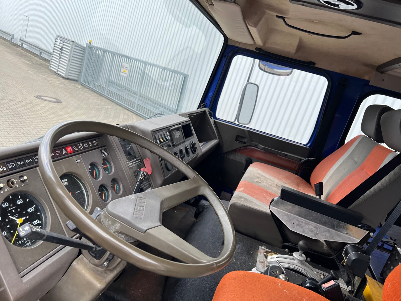 120-23 AW 4x4 Doka 120-23 AW 4x4 Doka, V8-Motor, Seilwinde - Kamion-šasija: slika 120-23 AW 4x4 Doka 120-23 AW 4x4 Doka, V8-Motor, Seilwinde - Kamion-šasija 120-23 AW 4x4 Doka 120-23 AW 4x4 Doka, V8-Motor, Seilwinde - Kamion-šasija: slika 120-23 AW 4x4 Doka 120-23 AW 4x4 Doka, V8-Motor, Seilwinde - Kamion-šasija