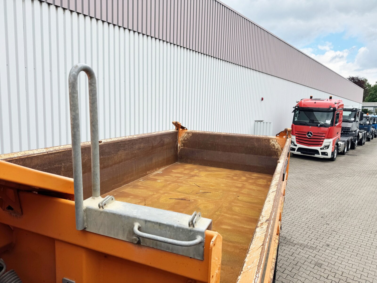 AD260T41 6x4 AD260T41 6x4, EEV - Kiper: slika AD260T41 6x4 AD260T41 6x4, EEV - Kiper AD260T41 6x4 AD260T41 6x4, EEV - Kiper: slika AD260T41 6x4 AD260T41 6x4, EEV - Kiper