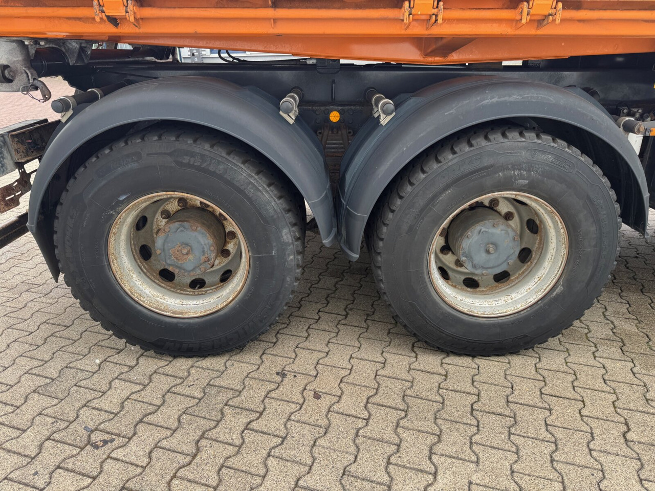 AD260T41 6x4 AD260T41 6x4, EEV - Kamion-šasija: slika AD260T41 6x4 AD260T41 6x4, EEV - Kamion-šasija AD260T41 6x4 AD260T41 6x4, EEV - Kamion-šasija: slika AD260T41 6x4 AD260T41 6x4, EEV - Kamion-šasija