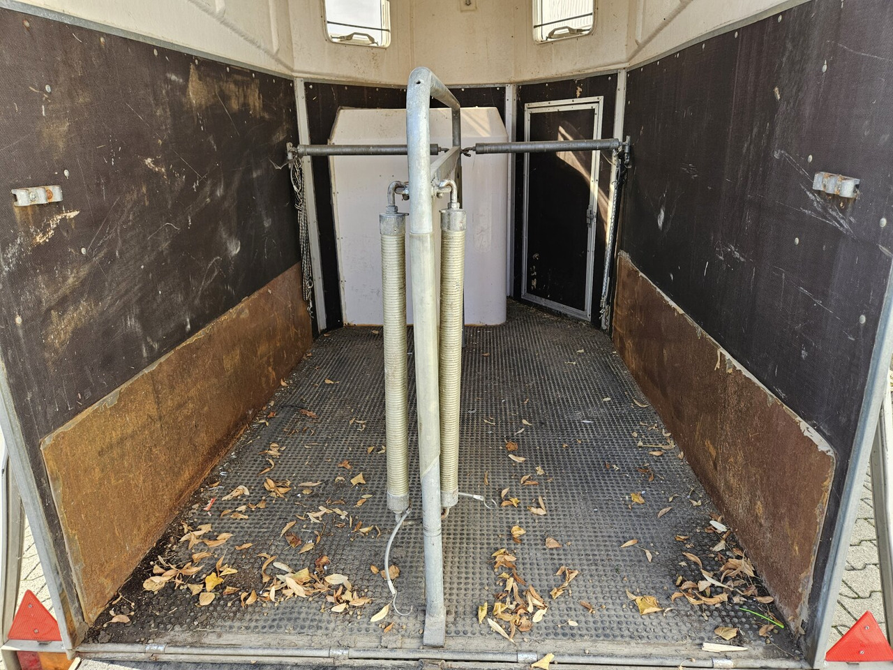 Blomert T2BPA Pferdeanhänger T2BPA Pferdeanhänger - Prikolica za konje: slika Blomert T2BPA Pferdeanhänger T2BPA Pferdeanhänger - Prikolica za konje Blomert T2BPA Pferdeanhänger T2BPA Pferdeanhänger - Prikolica za konje: slika Blomert T2BPA Pferdeanhänger T2BPA Pferdeanhänger - Prikolica za konje