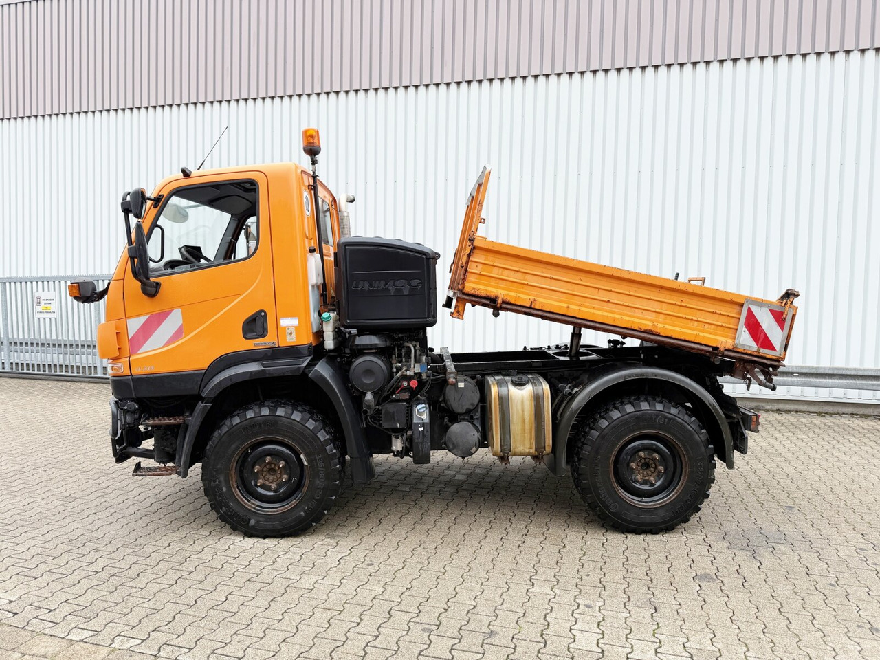 Unimog U 20 4x4 U 20 4x4, Kipper, Zapfwelle, Winterdienstausstattung, 2x AHK - Dostavno vozilo: slika Unimog U 20 4x4 U 20 4x4, Kipper, Zapfwelle, Winterdienstausstattung, 2x AHK - Dostavno vozilo Unimog U 20 4x4 U 20 4x4, Kipper, Zapfwelle, Winterdienstausstattung, 2x AHK - Dostavno vozilo: slika Unimog U 20 4x4 U 20 4x4, Kipper, Zapfwelle, Winterdienstausstattung, 2x AHK - Dostavno vozilo