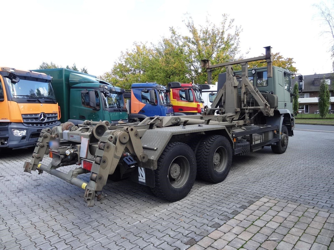 EuroTrakker 260E44W 6X6 EuroTrakker 260E44W 6X6, Retarder, ADR - Kamion s kukastom dizalicom: slika EuroTrakker 260E44W 6X6 EuroTrakker 260E44W 6X6, Retarder, ADR - Kamion s kukastom dizalicom EuroTrakker 260E44W 6X6 EuroTrakker 260E44W 6X6, Retarder, ADR - Kamion s kukastom dizalicom: slika EuroTrakker 260E44W 6X6 EuroTrakker 260E44W 6X6, Retarder, ADR - Kamion s kukastom dizalicom