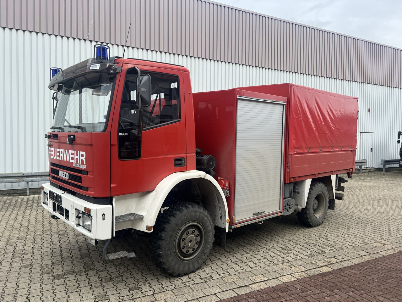 FF 95 E 18 4x4 FF 95 E 18 4x4, Feuerwehr - Vozilo hitne pomoći: slika FF 95 E 18 4x4 FF 95 E 18 4x4, Feuerwehr - Vozilo hitne pomoći FF 95 E 18 4x4 FF 95 E 18 4x4, Feuerwehr - Vozilo hitne pomoći: slika FF 95 E 18 4x4 FF 95 E 18 4x4, Feuerwehr - Vozilo hitne pomoći