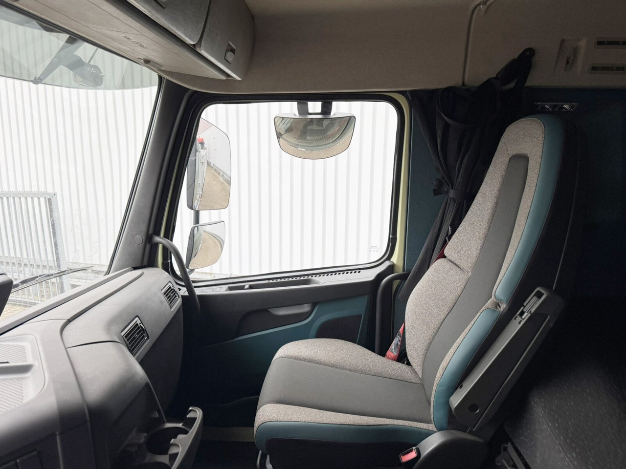 FMX 460 6x6 FMX 460 6x6, Meiller Bordmatik, Funk - Kiper: slika FMX 460 6x6 FMX 460 6x6, Meiller Bordmatik, Funk - Kiper FMX 460 6x6 FMX 460 6x6, Meiller Bordmatik, Funk - Kiper: slika FMX 460 6x6 FMX 460 6x6, Meiller Bordmatik, Funk - Kiper
