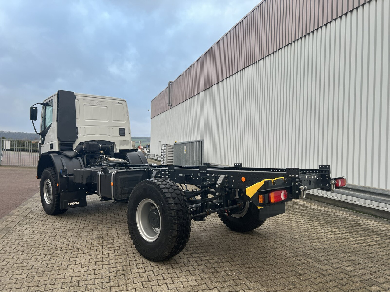 Novi Kamion-šasija Iveco EuroCargo ML150E24 WS 4x4 EuroCargo ML150E24 WS 4x4, Euro3, mehrfach Vorhanden!: slika Novi Kamion-šasija Iveco EuroCargo ML150E24 WS 4x4 EuroCargo ML150E24 WS 4x4, Euro3, mehrfach Vorhanden!