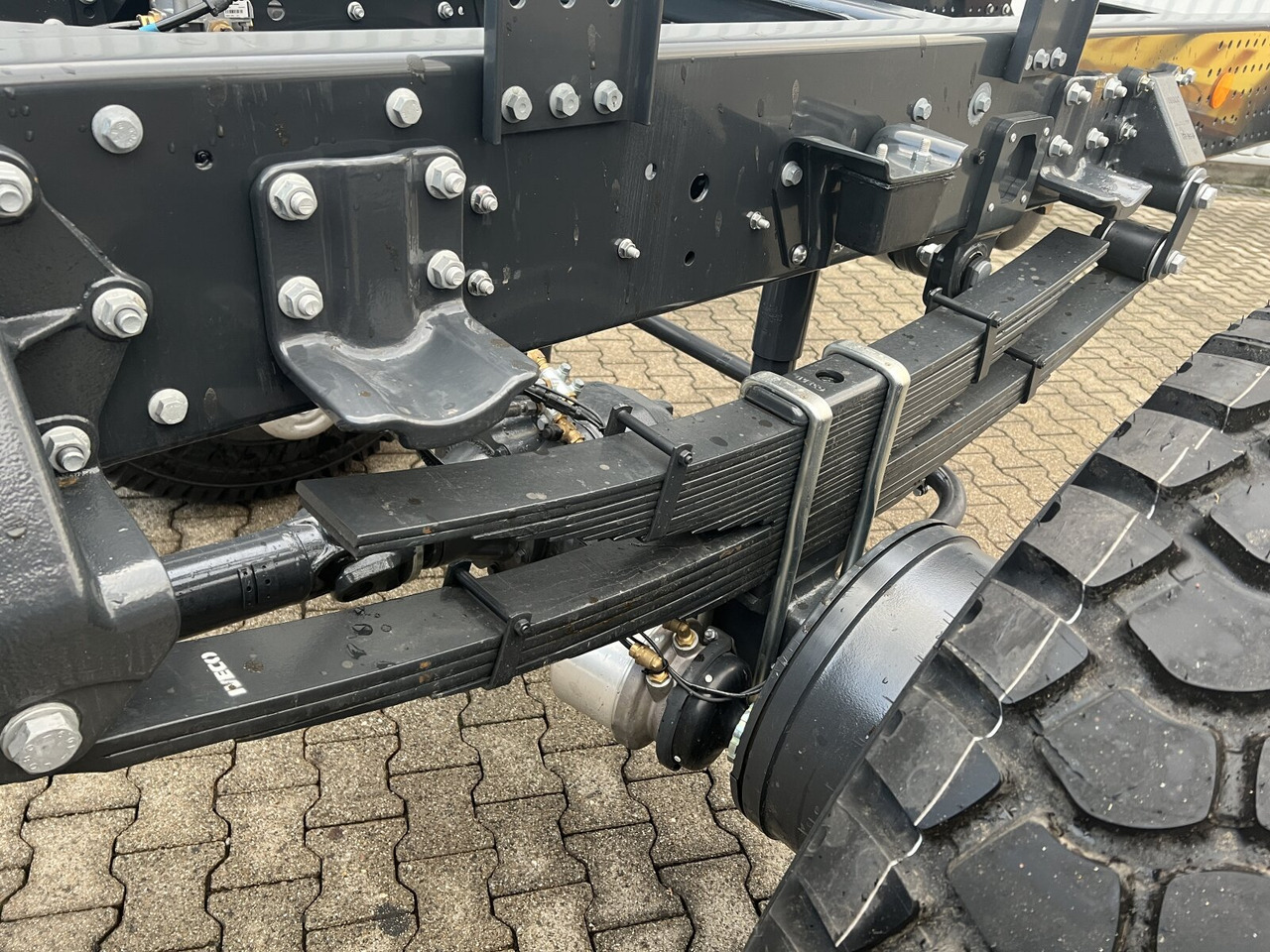 Iveco EuroCargo ML150E24 WS 4x4 EuroCargo ML150E24 WS 4x4, Euro3, mehrfach Vorhanden! - Kamion-šasija: slika Iveco EuroCargo ML150E24 WS 4x4 EuroCargo ML150E24 WS 4x4, Euro3, mehrfach Vorhanden! - Kamion-šasija Iveco EuroCargo ML150E24 WS 4x4 EuroCargo ML150E24 WS 4x4, Euro3, mehrfach Vorhanden! - Kamion-šasija: slika Iveco EuroCargo ML150E24 WS 4x4 EuroCargo ML150E24 WS 4x4, Euro3, mehrfach Vorhanden! - Kamion-šasija