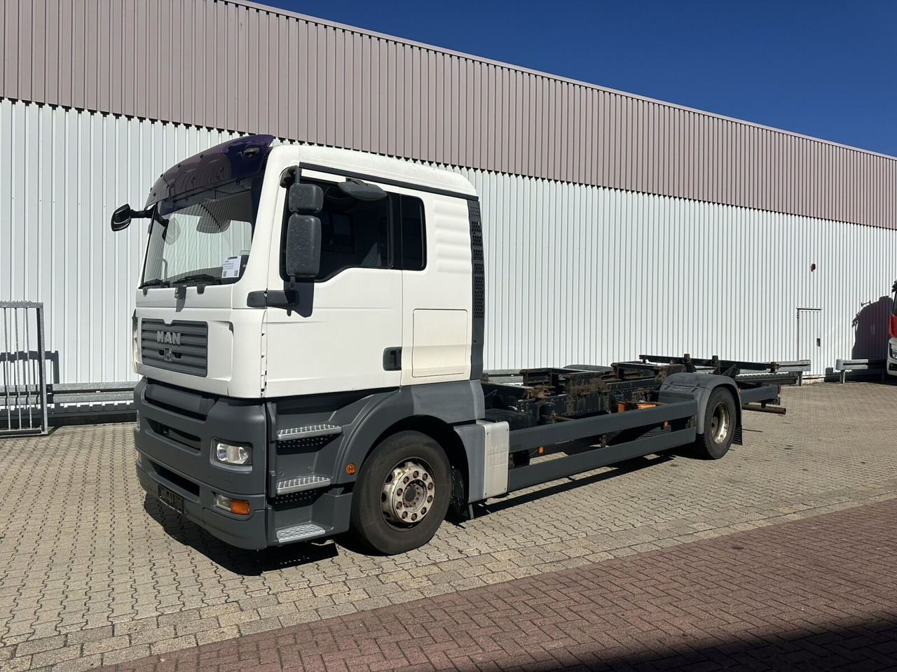 MAN TGA 18.360 LL 4x2 TGA 18.360 LL 4x2, Fahrschule - Kamion: slika MAN TGA 18.360 LL 4x2 TGA 18.360 LL 4x2, Fahrschule - Kamion MAN TGA 18.360 LL 4x2 TGA 18.360 LL 4x2, Fahrschule - Kamion: slika MAN TGA 18.360 LL 4x2 TGA 18.360 LL 4x2, Fahrschule - Kamion