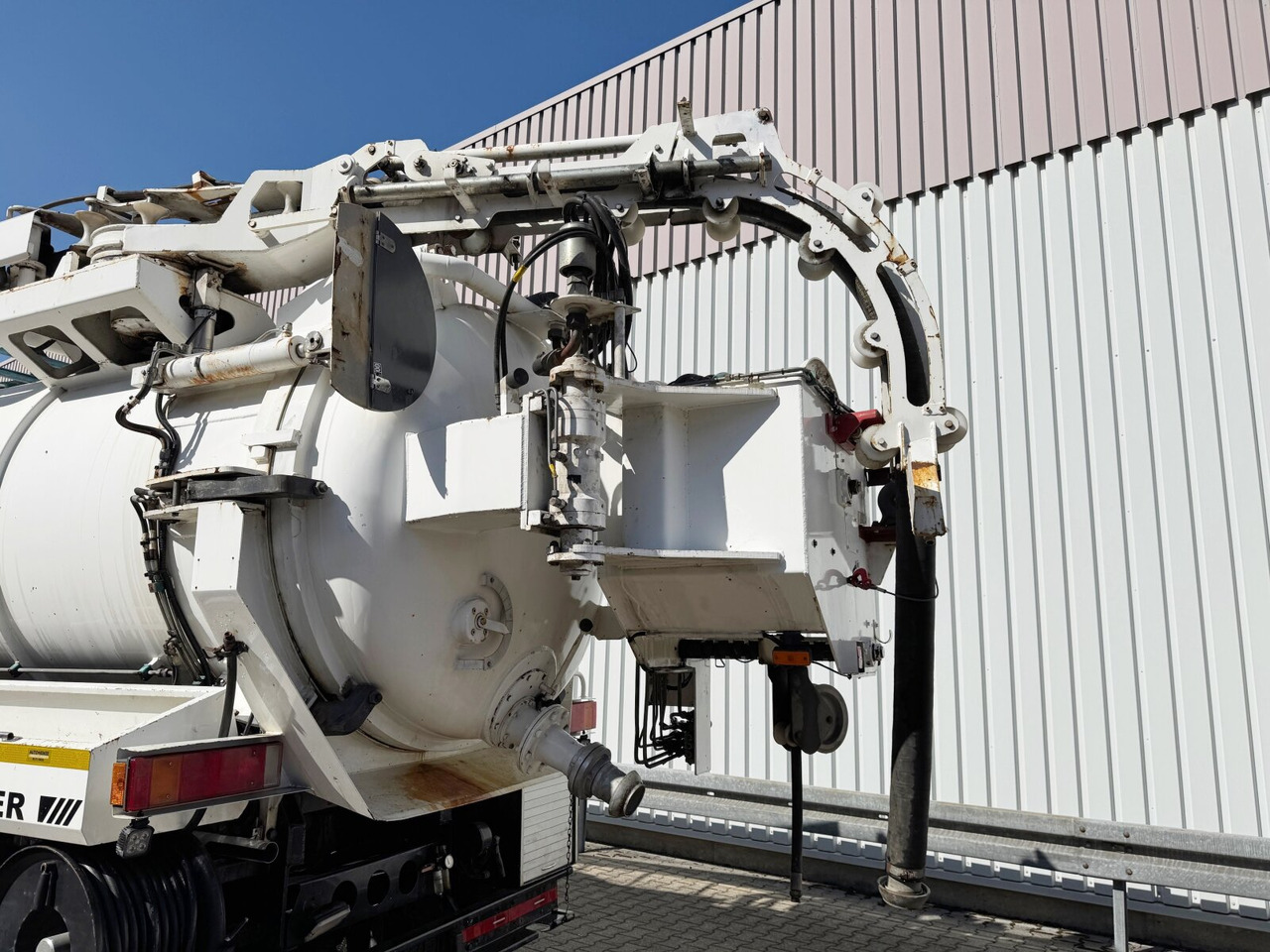 MAN TGM 18.284 4x2 BL TGM 18.284 4x2 BL, Assmann Saug- und Spülwagen 9m³ - Kamion: slika MAN TGM 18.284 4x2 BL TGM 18.284 4x2 BL, Assmann Saug- und Spülwagen 9m³ - Kamion MAN TGM 18.284 4x2 BL TGM 18.284 4x2 BL, Assmann Saug- und Spülwagen 9m³ - Kamion: slika MAN TGM 18.284 4x2 BL TGM 18.284 4x2 BL, Assmann Saug- und Spülwagen 9m³ - Kamion