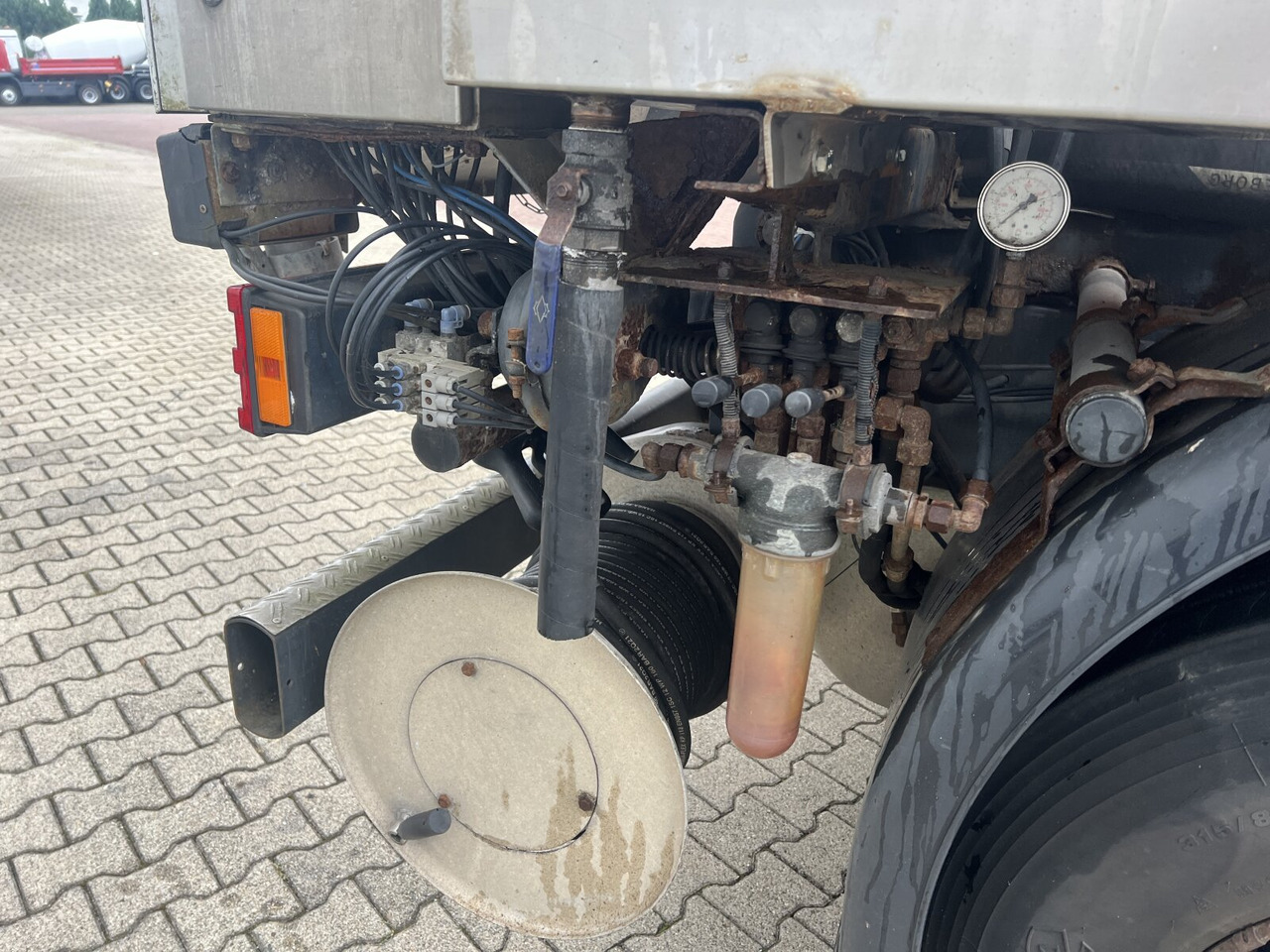 Mercedes-Benz Actros 2541 L 6x2 Actros 2541 L 6x2, Lenkachse, Küller Saug- und Spülwagen ca. 14m³ - Kamion: slika Mercedes-Benz Actros 2541 L 6x2 Actros 2541 L 6x2, Lenkachse, Küller Saug- und Spülwagen ca. 14m³ - Kamion Mercedes-Benz Actros 2541 L 6x2 Actros 2541 L 6x2, Lenkachse, Küller Saug- und Spülwagen ca. 14m³ - Kamion: slika Mercedes-Benz Actros 2541 L 6x2 Actros 2541 L 6x2, Lenkachse, Küller Saug- und Spülwagen ca. 14m³ - Kamion