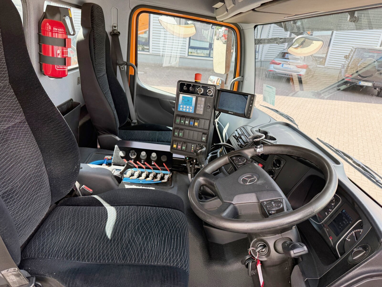 Mercedes-Benz Atego 1524 LKO 4x2 Atego 1524 LKO 4x2, Kehrmaschine FAUN Viajet 6RH - Kamion: slika Mercedes-Benz Atego 1524 LKO 4x2 Atego 1524 LKO 4x2, Kehrmaschine FAUN Viajet 6RH - Kamion Mercedes-Benz Atego 1524 LKO 4x2 Atego 1524 LKO 4x2, Kehrmaschine FAUN Viajet 6RH - Kamion: slika Mercedes-Benz Atego 1524 LKO 4x2 Atego 1524 LKO 4x2, Kehrmaschine FAUN Viajet 6RH - Kamion