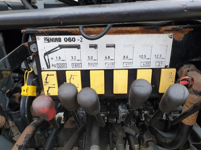 MAN 14.152 F 4x2 BB 14.152 F 4x2 BB mit Kran Hiab 060-2 - Kamion s kukastom dizalicom, Kamion s kranom: slika MAN 14.152 F 4x2 BB 14.152 F 4x2 BB mit Kran Hiab 060-2 - Kamion s kukastom dizalicom, Kamion s kranom MAN 14.152 F 4x2 BB 14.152 F 4x2 BB mit Kran Hiab 060-2 - Kamion s kukastom dizalicom, Kamion s kranom: slika MAN 14.152 F 4x2 BB 14.152 F 4x2 BB mit Kran Hiab 060-2 - Kamion s kukastom dizalicom, Kamion s kranom