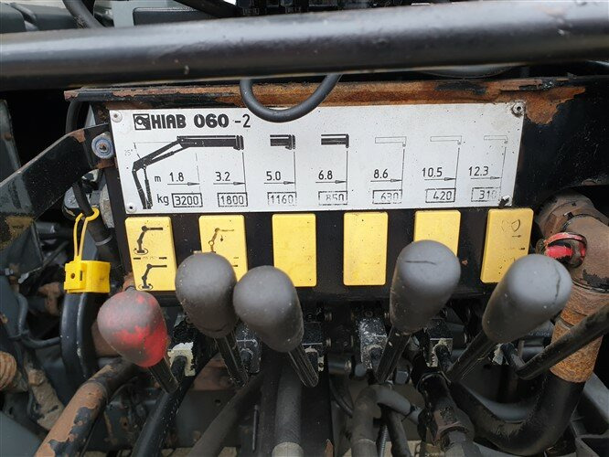 MAN 14.152 F 4x2 BB 14.152 F 4x2 BB mit Kran Hiab 060-2 - Kamion s kukastom dizalicom, Kamion s kranom: slika MAN 14.152 F 4x2 BB 14.152 F 4x2 BB mit Kran Hiab 060-2 - Kamion s kukastom dizalicom, Kamion s kranom MAN 14.152 F 4x2 BB 14.152 F 4x2 BB mit Kran Hiab 060-2 - Kamion s kukastom dizalicom, Kamion s kranom: slika MAN 14.152 F 4x2 BB 14.152 F 4x2 BB mit Kran Hiab 060-2 - Kamion s kukastom dizalicom, Kamion s kranom