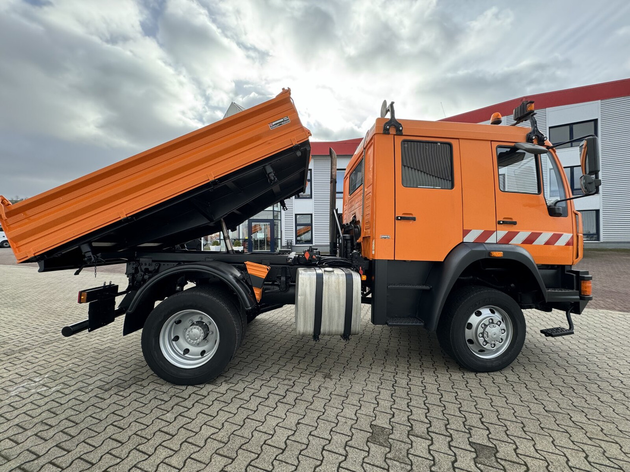 Kiper MAN 14.225 LAK 4x4 BB Doka 14.225 LAK 4x4 BB Doka, Winterdienstausstattung: slika Kiper MAN 14.225 LAK 4x4 BB Doka 14.225 LAK 4x4 BB Doka, Winterdienstausstattung Kiper MAN 14.225 LAK 4x4 BB Doka 14.225 LAK 4x4 BB Doka, Winterdienstausstattung: slika Kiper MAN 14.225 LAK 4x4 BB Doka 14.225 LAK 4x4 BB Doka, Winterdienstausstattung