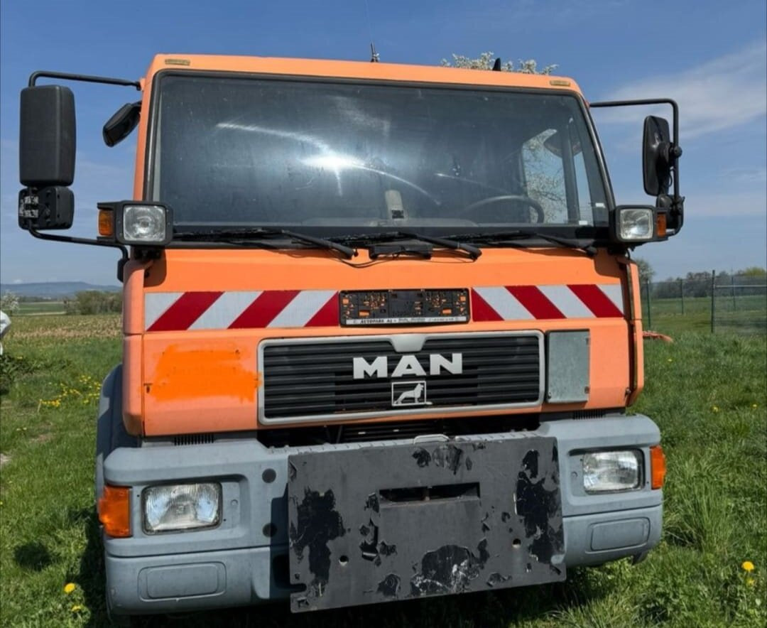 MAN LE 18.280 4x2 LL LE 18.280 4x2 LL, 6-Zylinder, Winterdienstausstattung - Kamion s kukastom dizalicom: slika MAN LE 18.280 4x2 LL LE 18.280 4x2 LL, 6-Zylinder, Winterdienstausstattung - Kamion s kukastom dizalicom MAN LE 18.280 4x2 LL LE 18.280 4x2 LL, 6-Zylinder, Winterdienstausstattung - Kamion s kukastom dizalicom: slika MAN LE 18.280 4x2 LL LE 18.280 4x2 LL, 6-Zylinder, Winterdienstausstattung - Kamion s kukastom dizalicom