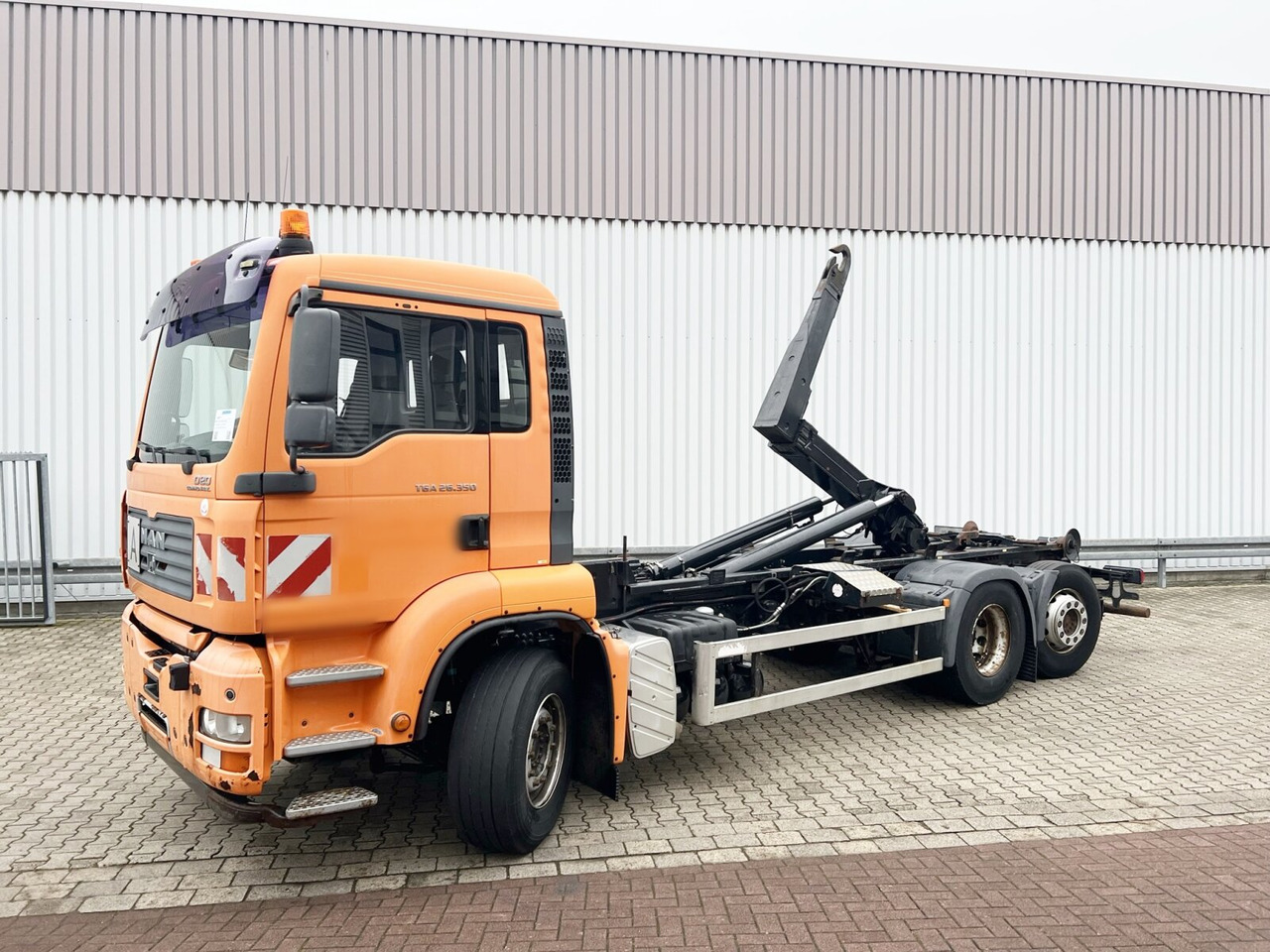 MAN TGA 26.350 6x2-2 BL TGA 26.350/400 6x2-2 BL, Lenk-/Liftachse - Kamion s kukastom dizalicom: slika MAN TGA 26.350 6x2-2 BL TGA 26.350/400 6x2-2 BL, Lenk-/Liftachse - Kamion s kukastom dizalicom MAN TGA 26.350 6x2-2 BL TGA 26.350/400 6x2-2 BL, Lenk-/Liftachse - Kamion s kukastom dizalicom: slika MAN TGA 26.350 6x2-2 BL TGA 26.350/400 6x2-2 BL, Lenk-/Liftachse - Kamion s kukastom dizalicom