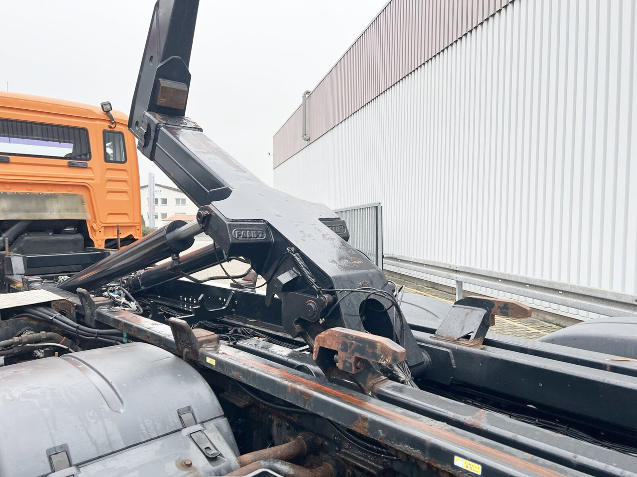 MAN TGA 26.350 6x2-2 BL TGA 26.350/400 6x2-2 BL, Lenk-/Liftachse - Kamion s kukastom dizalicom: slika MAN TGA 26.350 6x2-2 BL TGA 26.350/400 6x2-2 BL, Lenk-/Liftachse - Kamion s kukastom dizalicom MAN TGA 26.350 6x2-2 BL TGA 26.350/400 6x2-2 BL, Lenk-/Liftachse - Kamion s kukastom dizalicom: slika MAN TGA 26.350 6x2-2 BL TGA 26.350/400 6x2-2 BL, Lenk-/Liftachse - Kamion s kukastom dizalicom