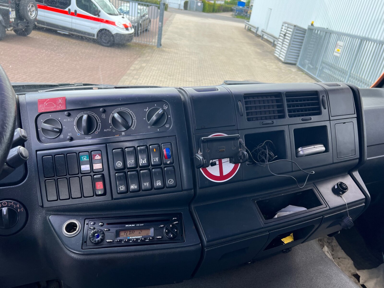 MAN TGA 28.350 6X4-4 BL TGA 28.350 6X4-4 BL, Lift-/Lenkachse, Meiller - Kamion s kukastom dizalicom: slika MAN TGA 28.350 6X4-4 BL TGA 28.350 6X4-4 BL, Lift-/Lenkachse, Meiller - Kamion s kukastom dizalicom MAN TGA 28.350 6X4-4 BL TGA 28.350 6X4-4 BL, Lift-/Lenkachse, Meiller - Kamion s kukastom dizalicom: slika MAN TGA 28.350 6X4-4 BL TGA 28.350 6X4-4 BL, Lift-/Lenkachse, Meiller - Kamion s kukastom dizalicom