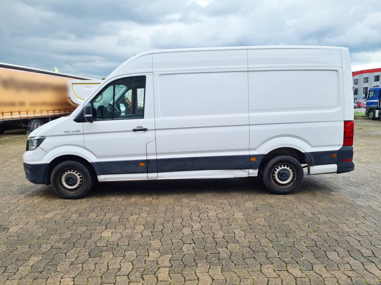 Interior photo 1: Furgon MAN TGE 3.140 4x2 SB TGE 3.140 4x2 SB, Hochdach Interior photo 1: Furgon MAN TGE 3.140 4x2 SB TGE 3.140 4x2 SB, Hochdach