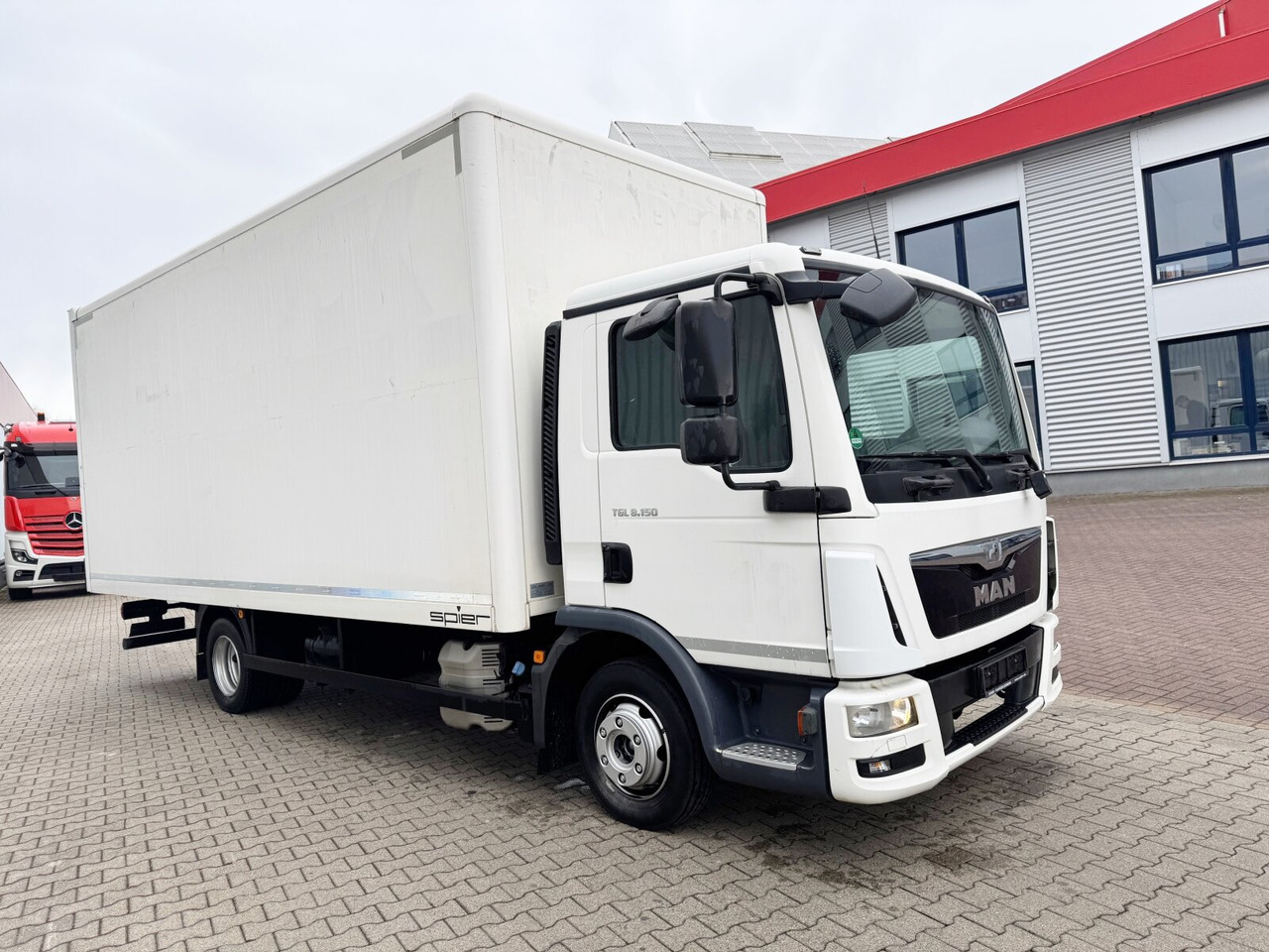 Interior photo 2: Kamion sandučar MAN TGL 8.150 4x2 BL TGL 8.150 4x2 BL, Möbelkoffer mit Rolltor