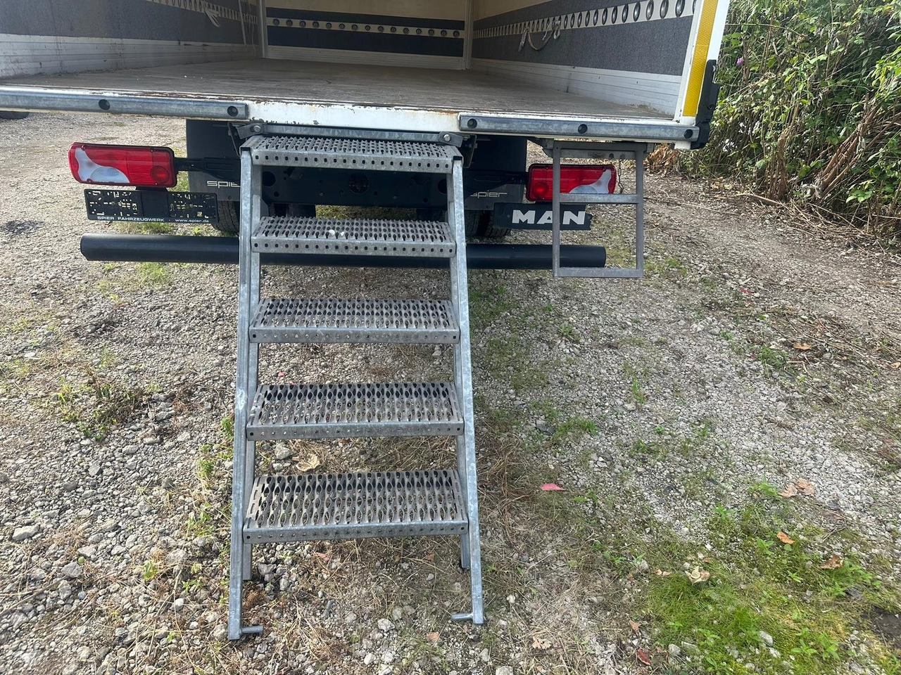 Kamion sandučar MAN TGL 8.150 4x2 BL TGL 8.150 4x2 BL, Möbelkoffer mit Rolltor: slika Kamion sandučar MAN TGL 8.150 4x2 BL TGL 8.150 4x2 BL, Möbelkoffer mit Rolltor