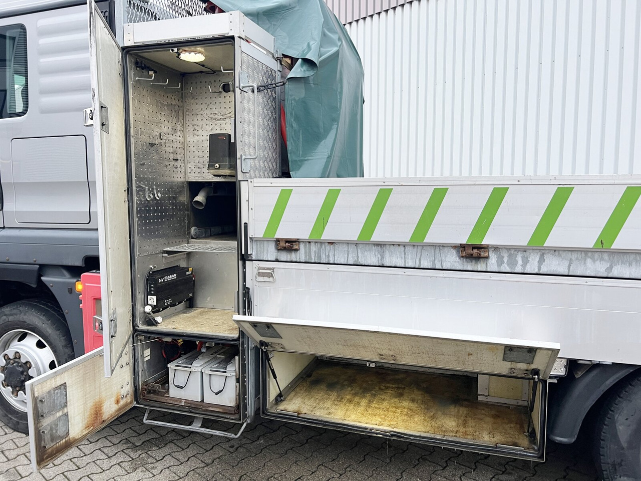 Kamion s otvorenim sandukom MAN TGM 13/15.290 4X4 BL TGM 13/15.290 4X4 BL, Seilwinde: slika Kamion s otvorenim sandukom MAN TGM 13/15.290 4X4 BL TGM 13/15.290 4X4 BL, Seilwinde