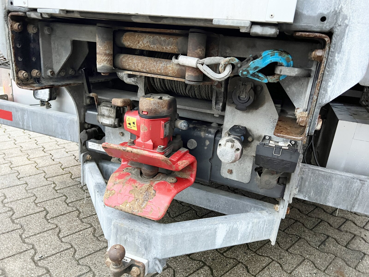 Kamion s otvorenim sandukom MAN TGM 13/15.290 4X4 BL TGM 13/15.290 4X4 BL, Seilwinde: slika Kamion s otvorenim sandukom MAN TGM 13/15.290 4X4 BL TGM 13/15.290 4X4 BL, Seilwinde