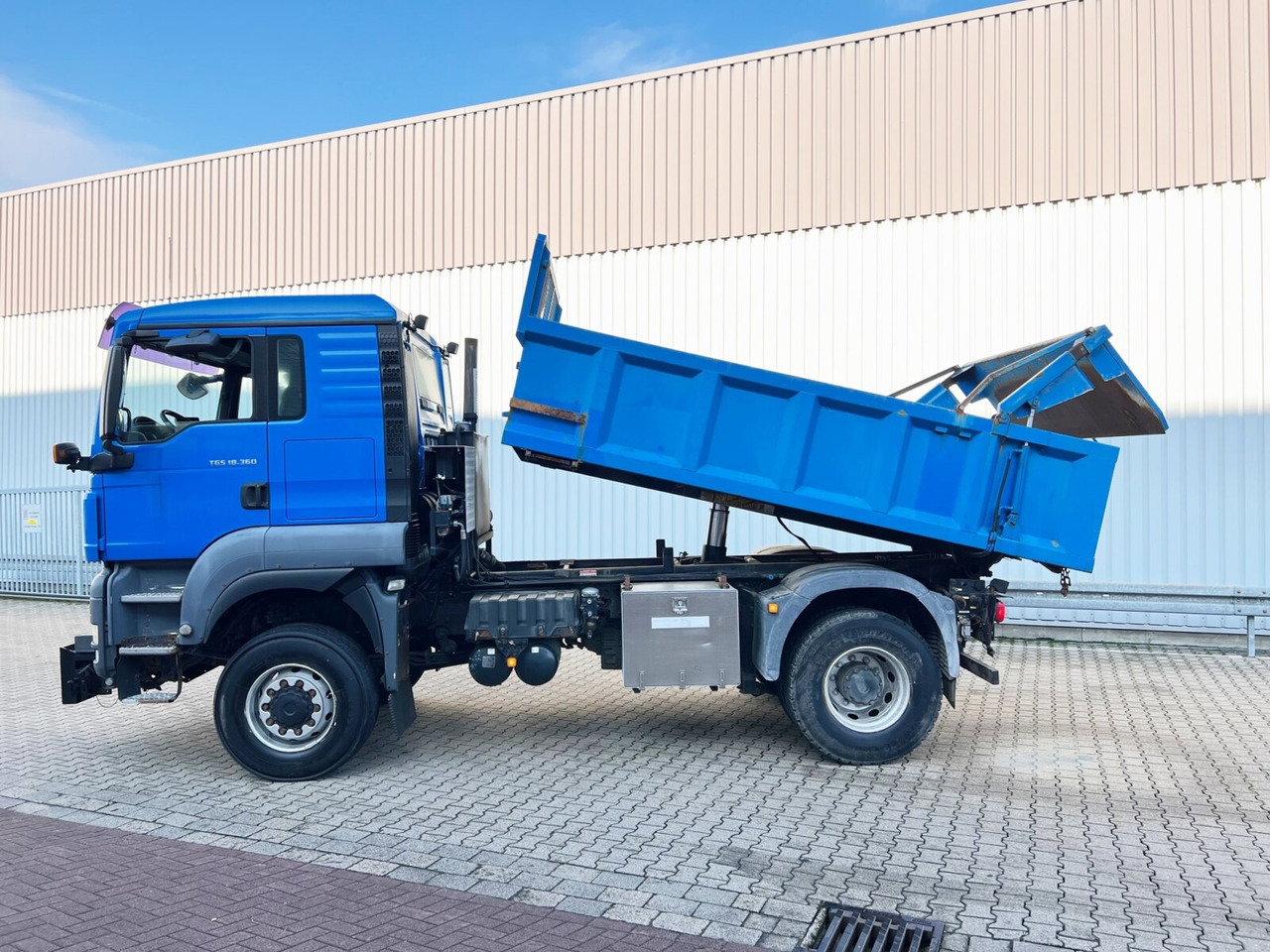 MAN TGS 18.360 4X4 BL TGS 18.360 4X4 BL, Hinterkipper, hydr. Heckklappe, Winterdienstausstattung - Kiper: slika MAN TGS 18.360 4X4 BL TGS 18.360 4X4 BL, Hinterkipper, hydr. Heckklappe, Winterdienstausstattung - Kiper MAN TGS 18.360 4X4 BL TGS 18.360 4X4 BL, Hinterkipper, hydr. Heckklappe, Winterdienstausstattung - Kiper: slika MAN TGS 18.360 4X4 BL TGS 18.360 4X4 BL, Hinterkipper, hydr. Heckklappe, Winterdienstausstattung - Kiper