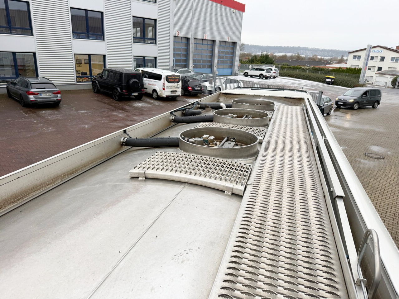 MAN TGS 26.440 6x2-4 BL TGS 26.440 6x2-4 BL, Lenk-/Liftachse, ADR, Esterer Tank ca. 20.340l, 3 Kammern - Kamion cisterna: slika MAN TGS 26.440 6x2-4 BL TGS 26.440 6x2-4 BL, Lenk-/Liftachse, ADR, Esterer Tank ca. 20.340l, 3 Kammern - Kamion cisterna MAN TGS 26.440 6x2-4 BL TGS 26.440 6x2-4 BL, Lenk-/Liftachse, ADR, Esterer Tank ca. 20.340l, 3 Kammern - Kamion cisterna: slika MAN TGS 26.440 6x2-4 BL TGS 26.440 6x2-4 BL, Lenk-/Liftachse, ADR, Esterer Tank ca. 20.340l, 3 Kammern - Kamion cisterna